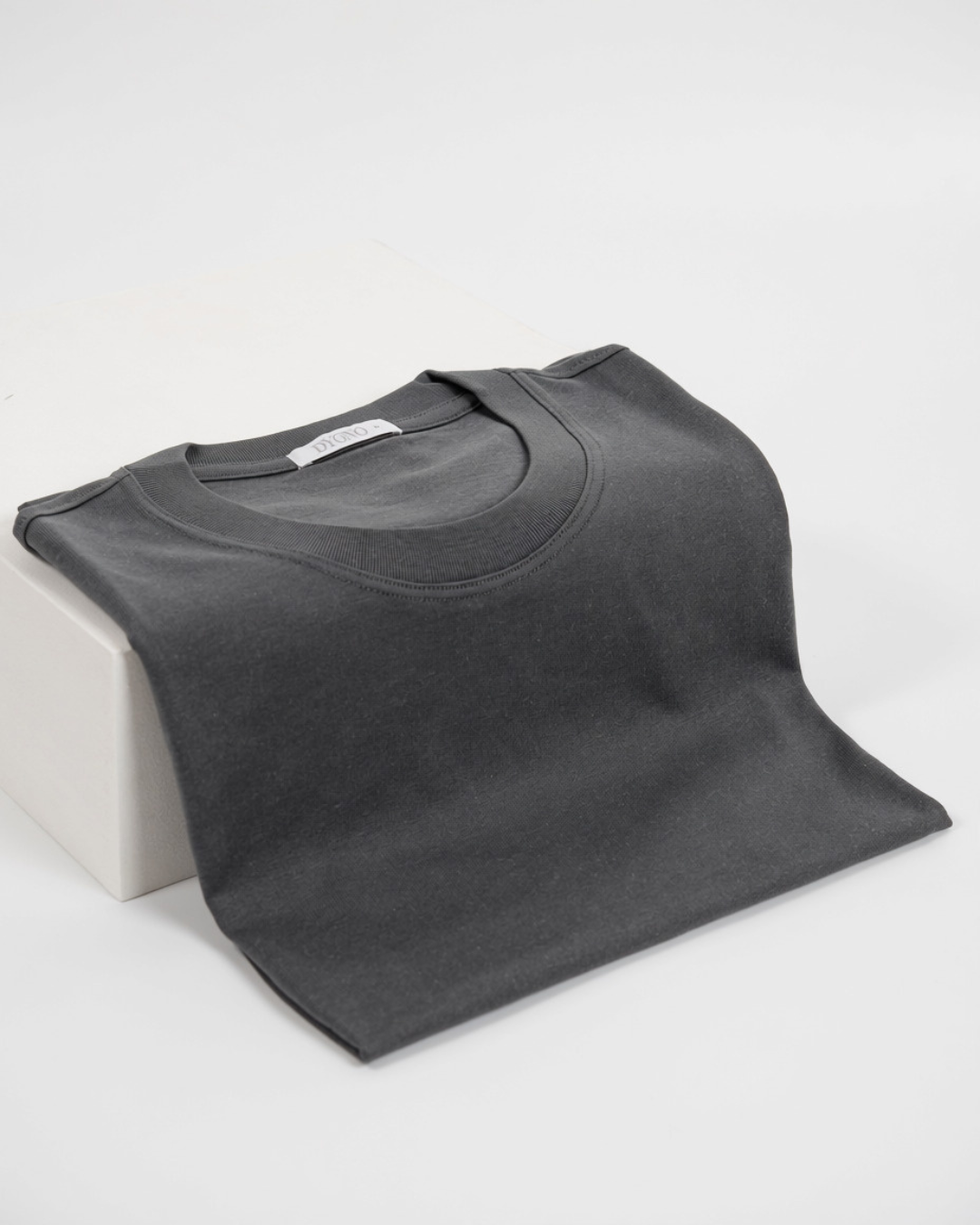 GRIS OSCURO